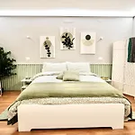 Studio 21, Sorrento Apartment, Deluxe Studio