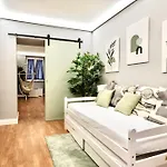 Studio 21, Sorrento Apartment, Deluxe Studio